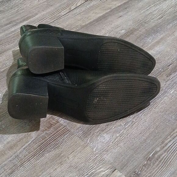 The Limited black snakeskin print zip up ankle boots  Sz 8 EUC - Picture 6 of 8